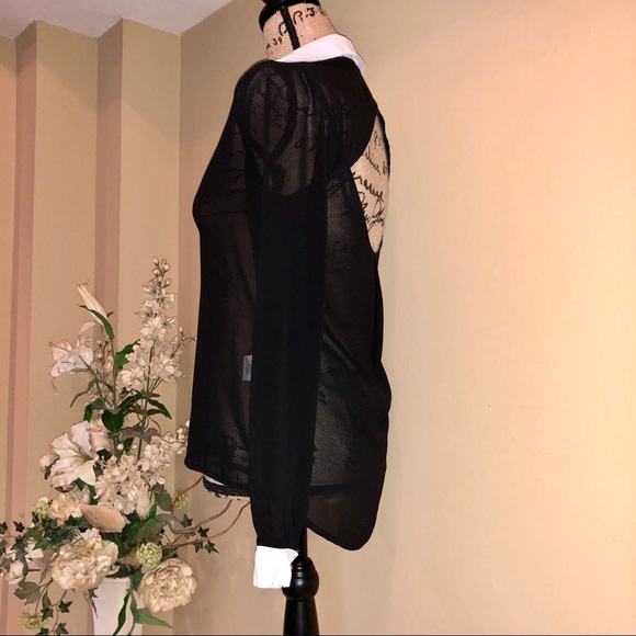 ~HS~ Black button up blouse white accents. Size XS - Picture 4 of 6